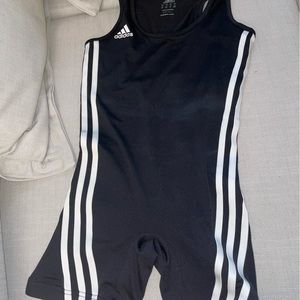 Adidas romper